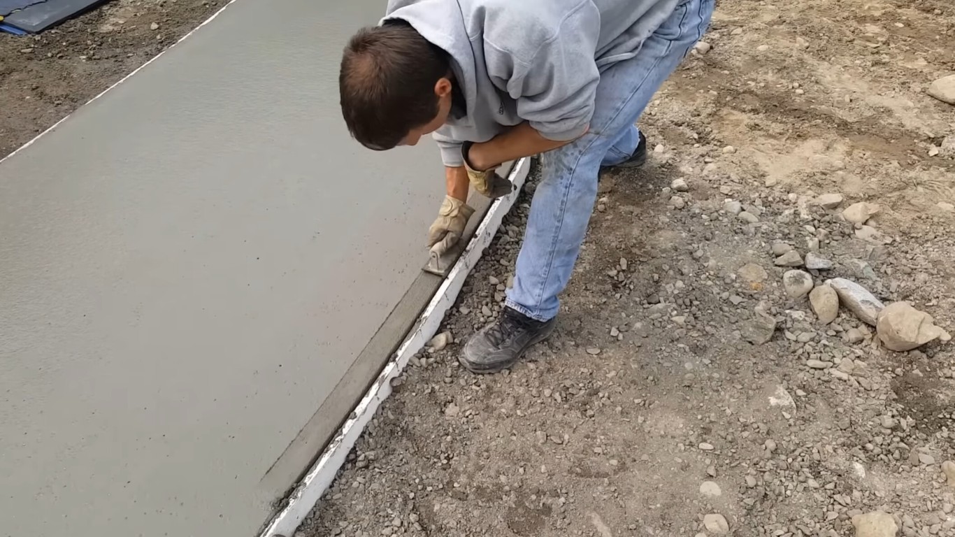 Professional concrete repair and replacement services in San Luis, AZ